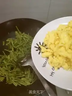 Make Fried eggs step 5