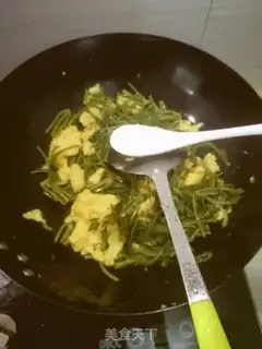 Make Fried eggs step 6