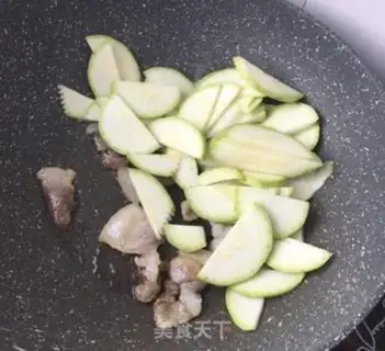 Make Hot cabbage and guacamole step 6