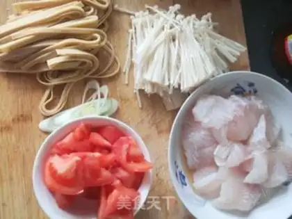 Make Dragonfish tomato soup step 0