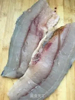 Make A fish dumpling step 1