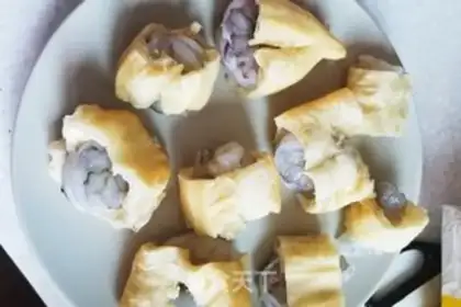 Make Pineapple and shrimp step 0