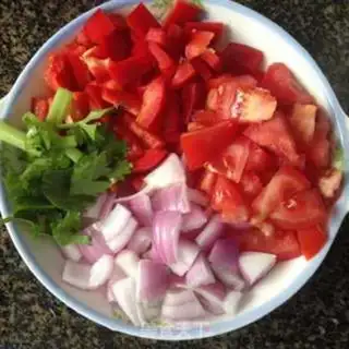 Make Spanish seafood step 1