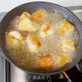 Make Pineapple and shrimp step 1