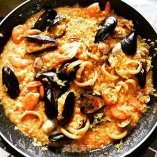 Make Spanish seafood step 6