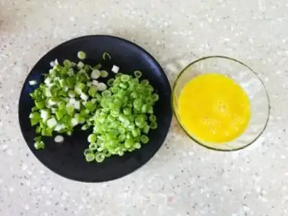 Make ♪ Four seasoned bean garlic fried eggs ♪ step 1