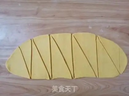 Make Pumpkin horn bag step 5