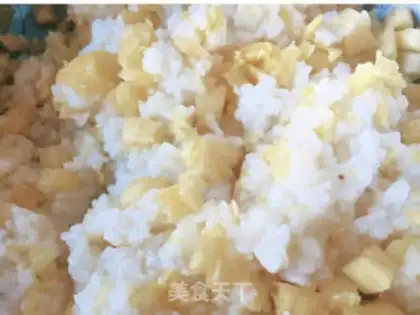 Make Pineapple rice step 2