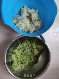 Make Pork dumplings step 4