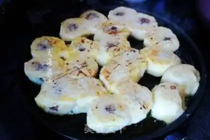 Make Fried bean buns step 3