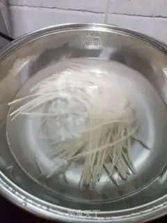 Make Chicken silk noodles step 1