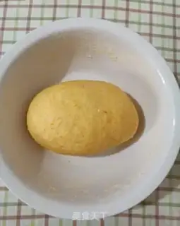 Make Pumpkin rolls step 3
