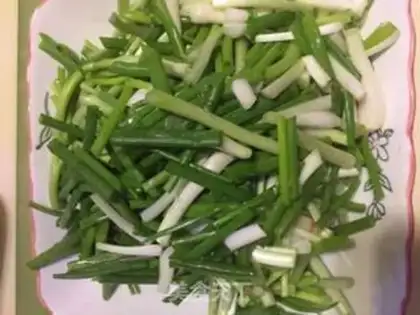 Make Onion fried eggs step 1