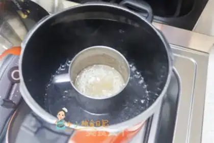 Make Mushroom meat pine six times porridge step 6