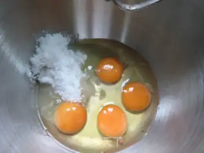 Make Cups of orange cake step 4