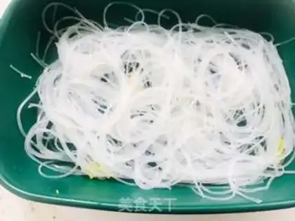 Make Garlic fan dolls step 1