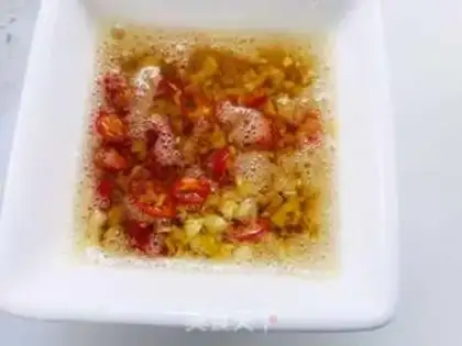 Make Garlic fan dolls step 2