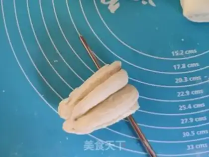 Make Pretzel rolls step 12