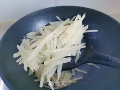 Make Pepper potatoes, fried meat step 4