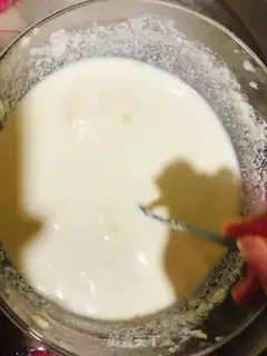 Make A simple six-inch cheesecake step 1