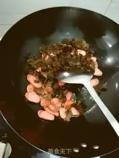 Make Pyramid. Hot dog intestines step 2