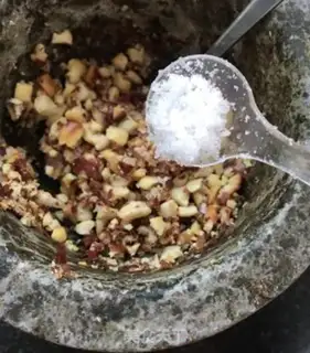 Make Peanut gravy step 11