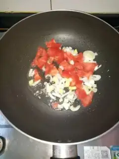 Make Red-tree cake step 3