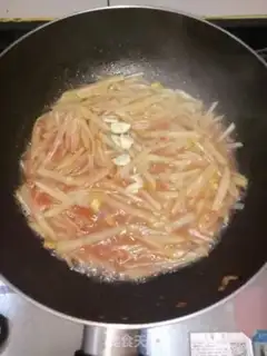 Make Tomato fried potatoes step 4