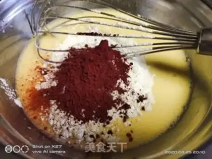 Make Red velvet cake rolls step 1