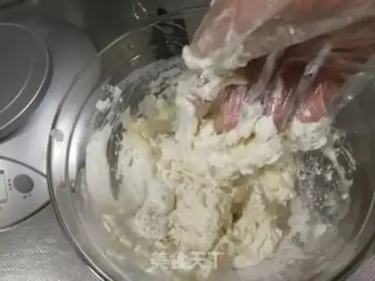Make Sugar cakes and oil bars step 0