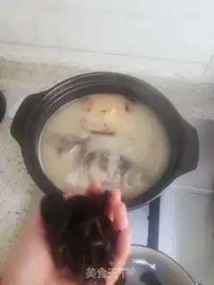Make Cinnamon fish soup step 3