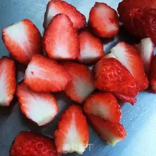 Make Grenade strawberry hug step 9