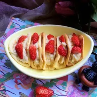 Make Grenade strawberry hug step 12