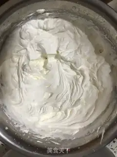 Make Strawberry cream cake step 16