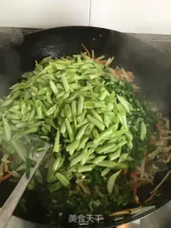 Make Spring rolls step 17