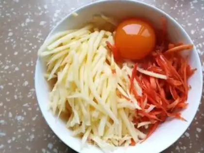 Make Apple carrot duck eggcake step 2