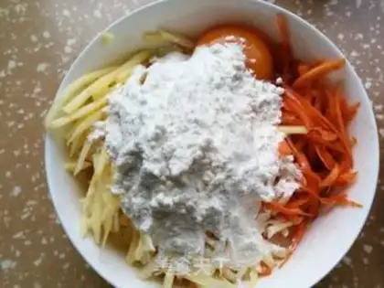 Make Apple carrot duck eggcake step 3