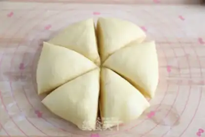 Make Japanese pumpkin bean buns step 7
