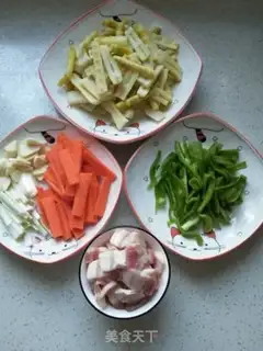 Make Five flowers with green peppers step 3