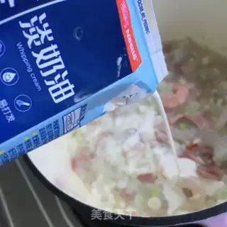 Make Bacon shrimp cream pasta step 9