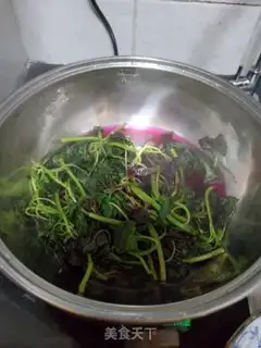 Make A fan of red cuisine step 4