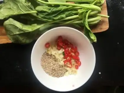 Make Sour soup on the intestines step 1