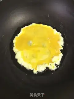 Make Garlic fried eggs step 2