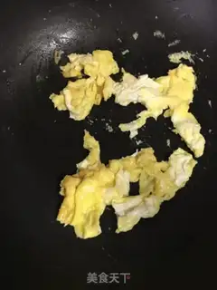 Make Garlic fried eggs step 3