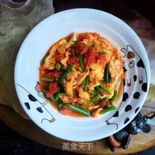 Make Garlic tomato fried eggs step 9