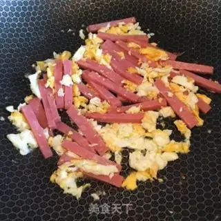 Make Soup of ham and eggs step 2