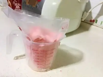 Make Strawberry cupcakes step 6
