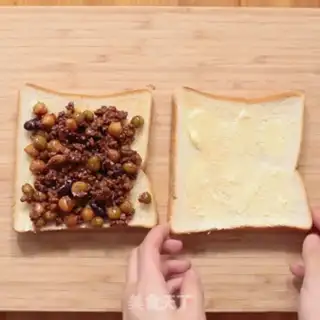 Make Spicy sauce toast step 10