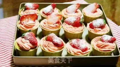 Make Strawberry cupcakes step 10