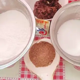 Make Milky dates, muddy ears step 0